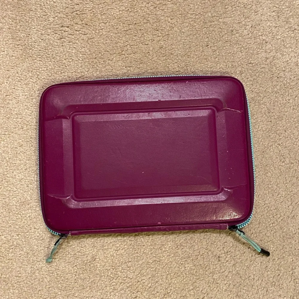Thule purple computer case